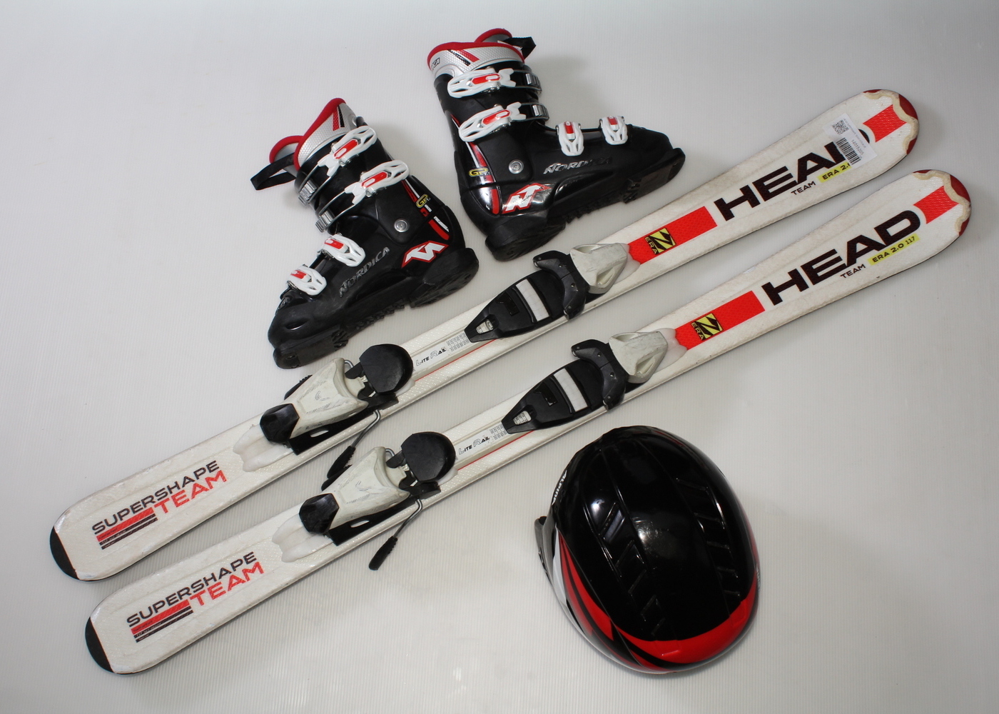 Dětské lyže HEAD SUPERSHAPE TEAM 117 cm + lyžáky  36EU + helma
