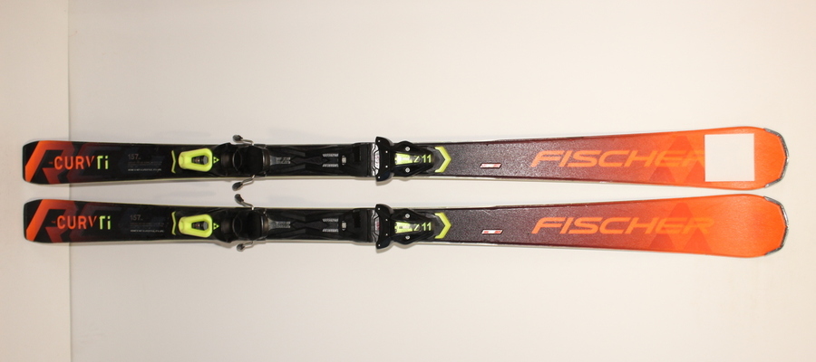 Lyže FISCHER RC4 THE CURV Ti 157cm rok 2021
