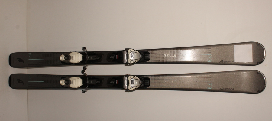 Dámské lyže NORDICA Belle 73 144cm rok 2023