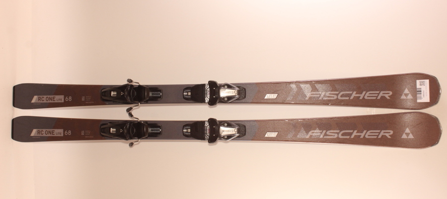 Dámské lyže FISCHER RC ONE 68 LITE  143cm rok 2025
